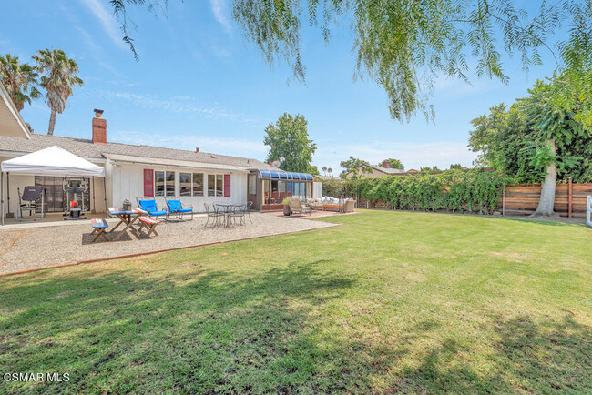 10641 Canoga Ave in Los Angeles, CA - Building Photo - Building Photo