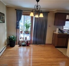 8 N Governor Haines St in Hamburg, NJ - Building Photo - Building Photo