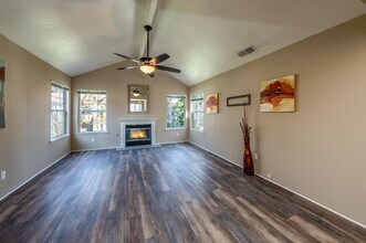 8153 N Cedar Ave in Fresno, CA - Building Photo - Building Photo