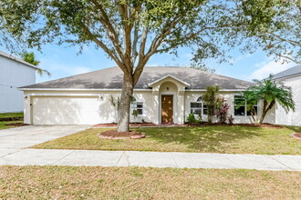 3321 White Blossom Ln in Clermont, FL - Foto de edificio - Building Photo