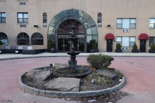 111 Mulberry St in Newark, NJ - Building Photo