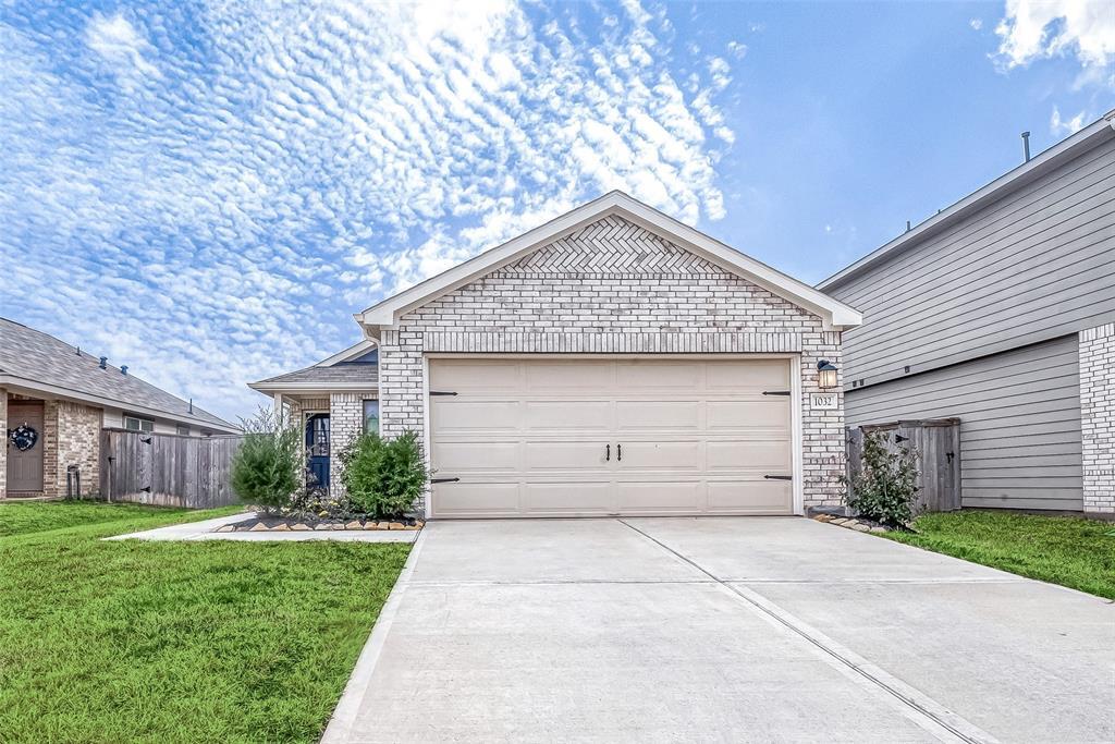 1032 Brighton Orchards Ln in Magnolia, TX - Building Photo
