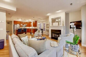 1529 N Mohawk St, Unit 0912C in Chicago, IL - Building Photo - Building Photo