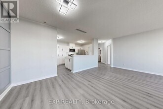 115 Omni Dr in Toronto, ON - Building Photo - Building Photo