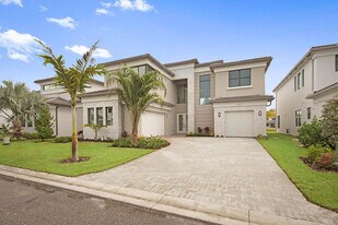 17062 Watersprite Lakes Rd in Boca Raton, FL - Building Photo
