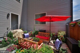 1524 N 8th St-Unit -1 in Philadelphia, PA - Foto de edificio - Building Photo