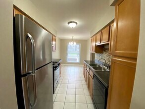 1987 Franklin Pl in Hoffman Estates, IL - Building Photo - Building Photo