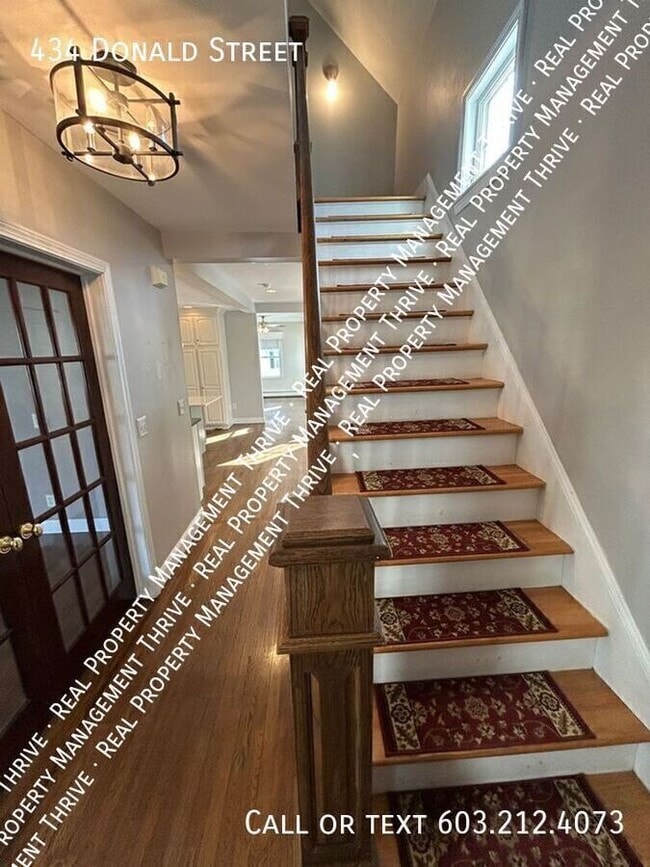 434 Donald St in Bedford, NH - Building Photo - Building Photo