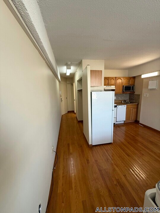 1110 Commonwealth Ave in Boston, MA - Building Photo