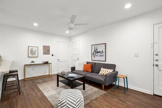 301 E 33rd St in Austin, TX - Building Photo - Building Photo