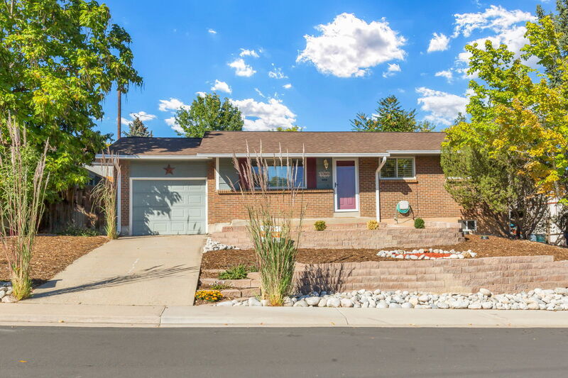 7085 W 71st Ave in Arvada, CO - Building Photo