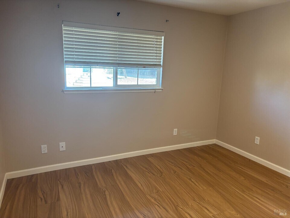 2615 Alton Ln in Santa Rosa, CA - Foto de edificio