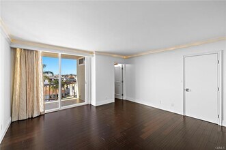 310 Fernando St in Newport Beach, CA - Foto de edificio - Building Photo