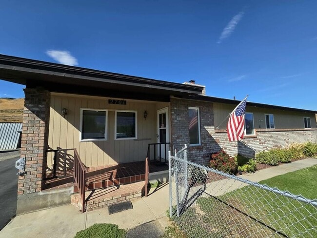property at 2701 Rock Island Rd