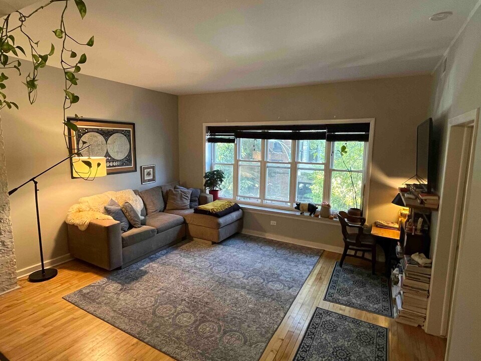 4128 N Lincoln Ave, Unit 2R in Chicago, IL - Building Photo