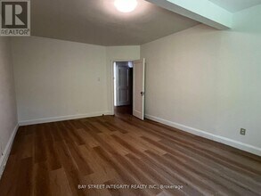 204 Greenfield Ave in Toronto, ON - Building Photo - Building Photo