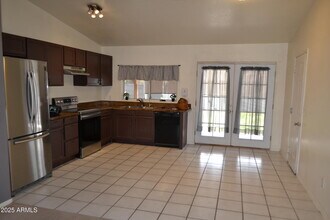 1918 S Apache Dr in Apache Junction, AZ - Foto de edificio - Building Photo