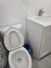 512 NW 96th St in Miami, FL - Building Photo - Building Photo