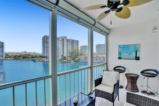 2999 Point E Dr in Aventura, FL - Building Photo