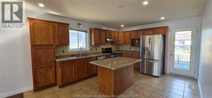 4628 Fontana Ave in Windsor, ON - Building Photo - Building Photo