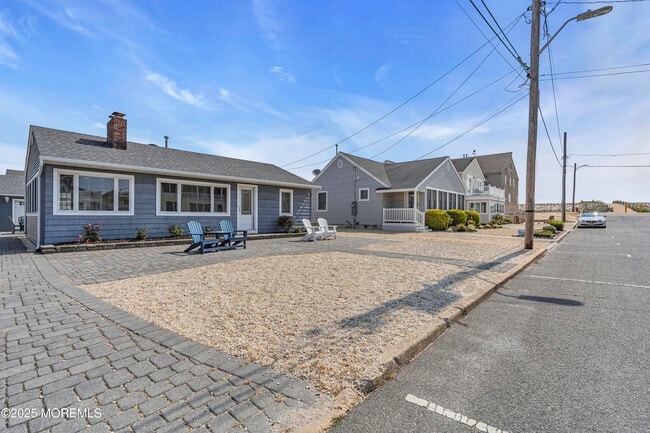 5 Dover Ave in Lavallette, NJ - Building Photo - Building Photo