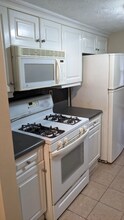 6415 Meadow Rue Dr in Peachtree Corners, GA - Foto de edificio - Building Photo