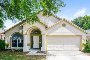 16329 Coopers Hawk Ave in Clermont, FL - Building Photo