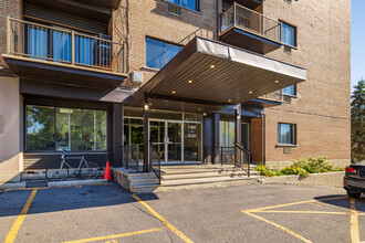 780 Du Bord-Du-Lac Lakeshore Ch in Dorval, QC - Building Photo - Building Photo