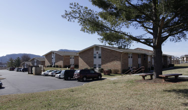 StoneCrest in Kingsport, TN - Foto de edificio - Building Photo