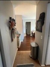 1006 Westbrooke Way in Hopkins, MN - Foto de edificio - Building Photo