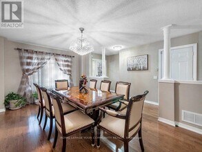 104 William Booth Ave in Newmarket, ON - Building Photo - Building Photo