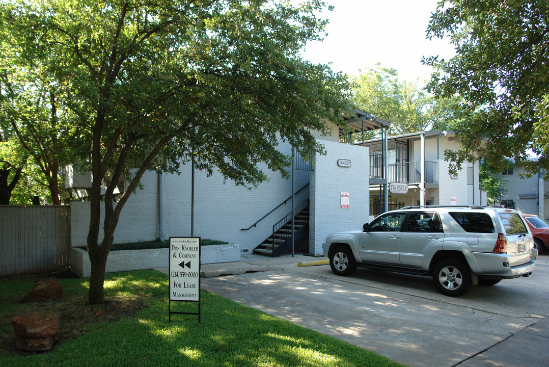 The Essex in Dallas, TX - Foto de edificio