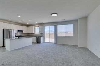 8453 Sycamore Crk St in Las Vegas, NV - Building Photo - Building Photo