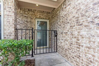 725 Cedarwood Dr in Friendswood, TX - Building Photo - Building Photo