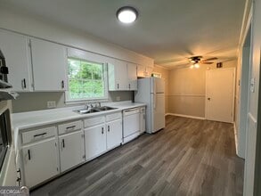 170 Emory Dr in Hartwell, GA - Building Photo - Building Photo