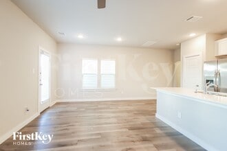 329 N Centro Cir in Shenandoah, TX - Building Photo - Building Photo