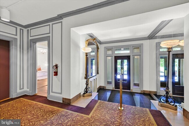 3401 Greenway in Baltimore, MD - Building Photo - Building Photo