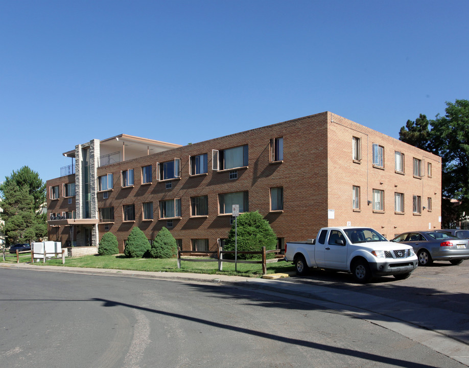 Prince Charles Apartments in Littleton, CO - Building Photo