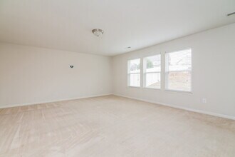 1345 Lowenstein St in Wake Forest, NC - Foto de edificio - Building Photo