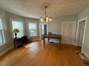 14 Marlboro St, Unit 1 in Belmont, MA - Building Photo - Building Photo
