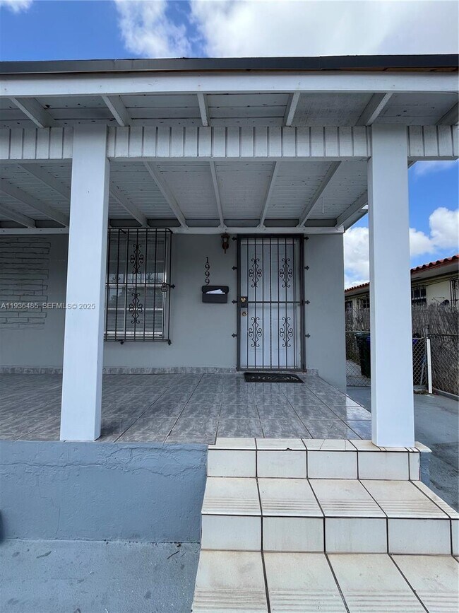 1999 NW 2nd St in Miami, FL - Building Photo - Building Photo