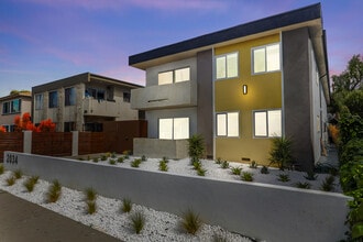 2034 Garth Avenue in Los Angeles, CA - Building Photo - Building Photo