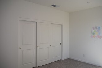 2853 Honey Opal Ave in Sacramento, CA - Building Photo - Building Photo