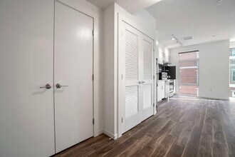 822 Beacon St, Unit 207 in Boston, MA - Building Photo - Building Photo