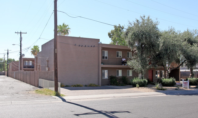 Sterling Apartments in Phoenix, AZ - Building Photo - Building Photo