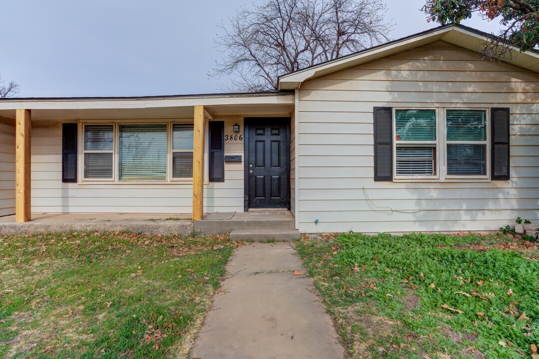 3806 31st St in Lubbock, TX - Building Photo