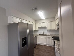 6709 S Creek Dr in Fort Worth, TX - Building Photo - Building Photo
