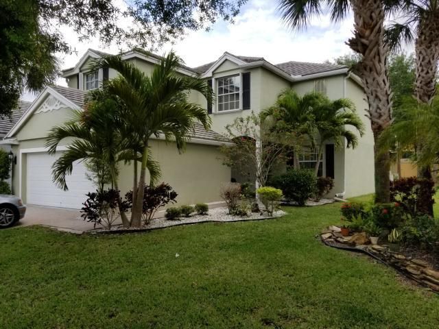 124 Canterbury Plz in Royal Palm Beach, FL - Building Photo