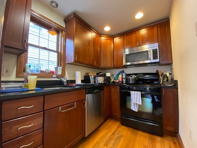 241 W 3rd St, Unit 2