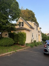 3250 Madison Ave in Bridgeport, CT - Building Photo - Building Photo